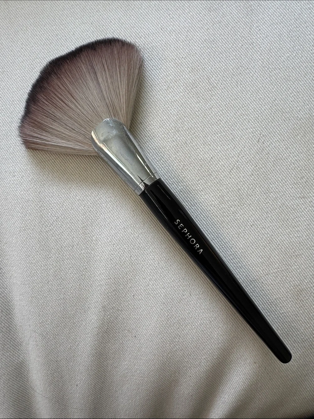 NWOT Sephora Collection Featherweight Fan Brush #92